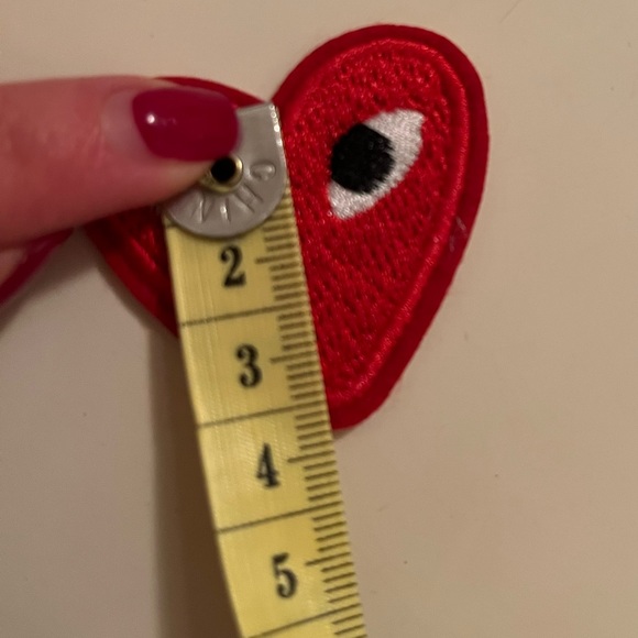 Red heart with eyes iron on - Picture 2 of 3
